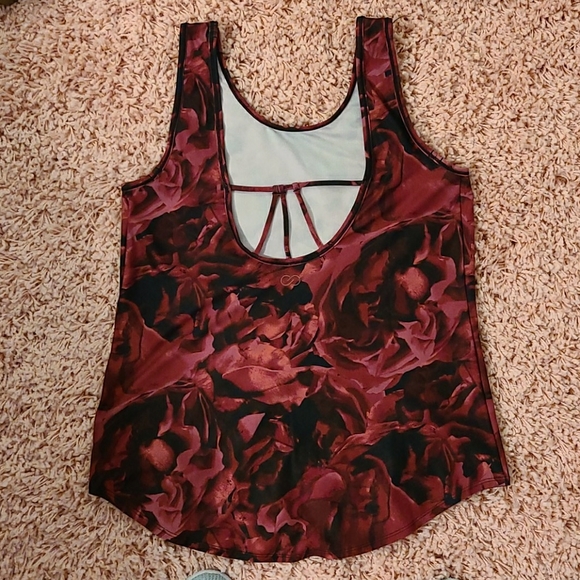 Pretty Floral Maroon & Black Calia Tank Top. - Picture 5 of 5